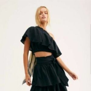Free People Go For Drama Set One Shoulder Ruffle top Tiered skirt S New summer